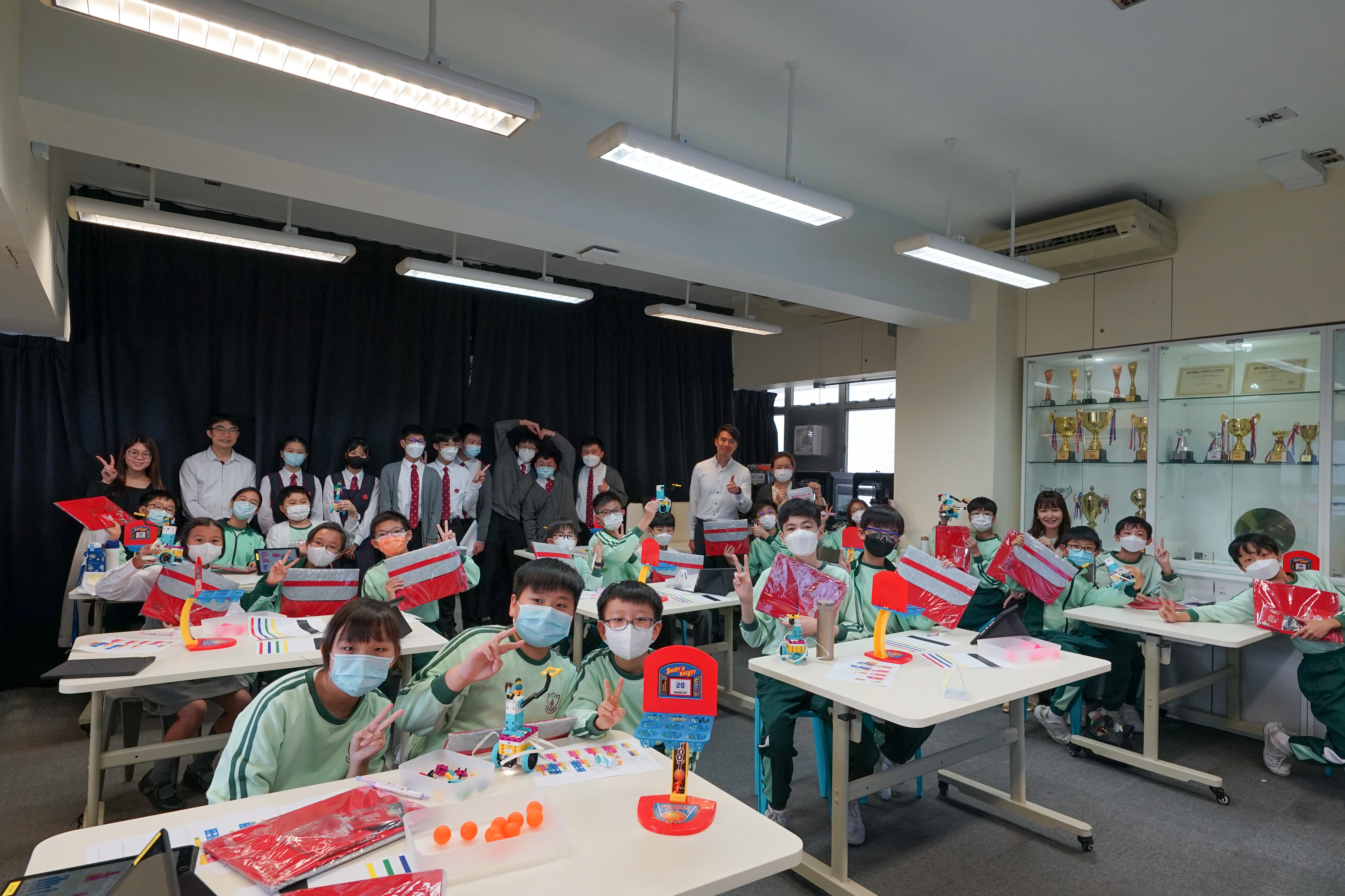 聖公會柴灣聖米迦勒小學– LEGO機械人編程工作坊