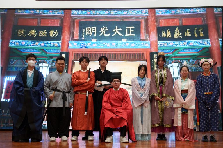 宋潮衣冠走進校園 中五級OLE沉浸式劇場揭包公奇案